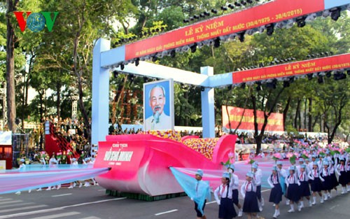 Rehearsal for the celebration of the 40th southern liberation, national reunification - ảnh 3